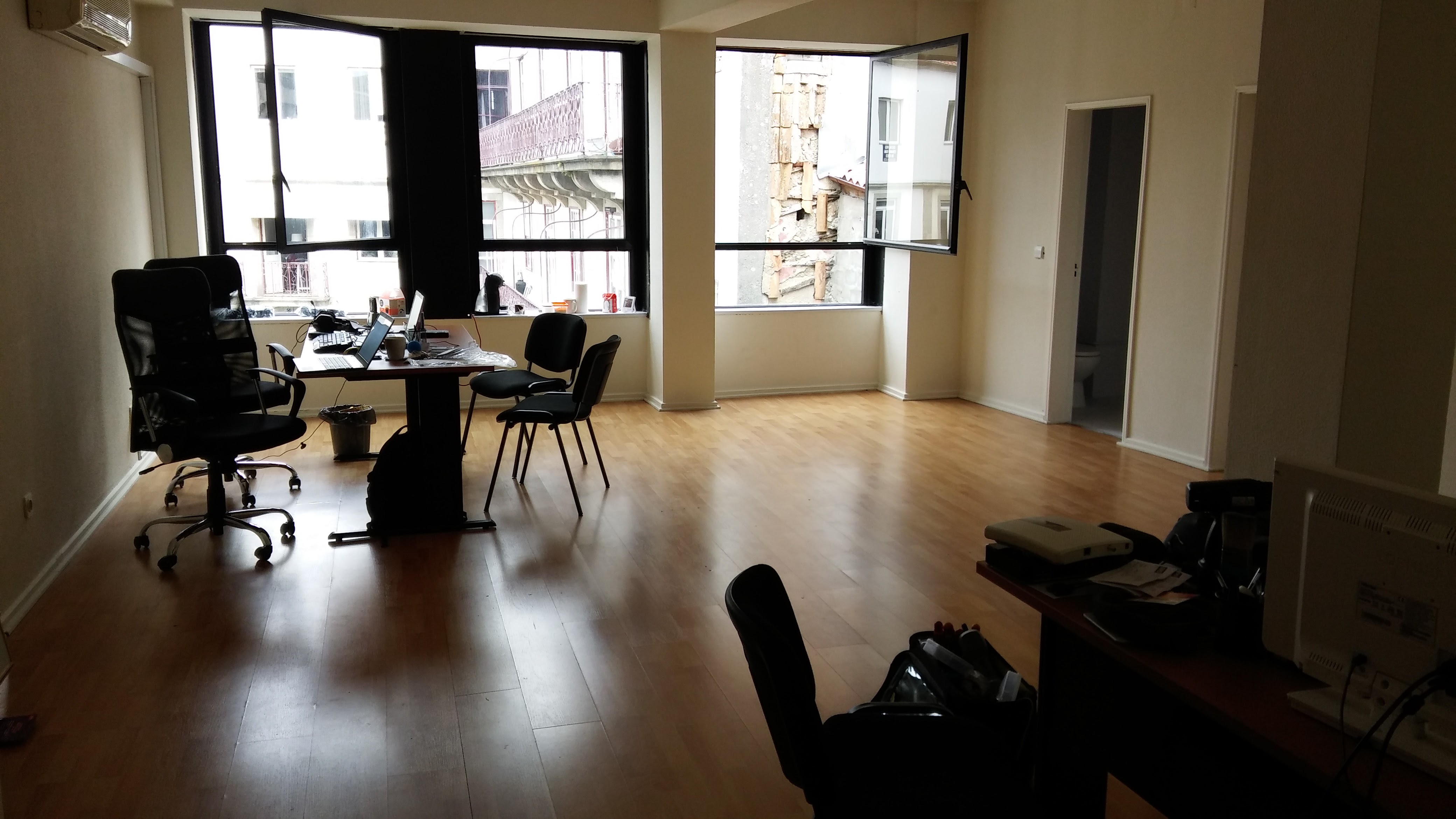 Nosso primeiro escrit&oacute;rio!